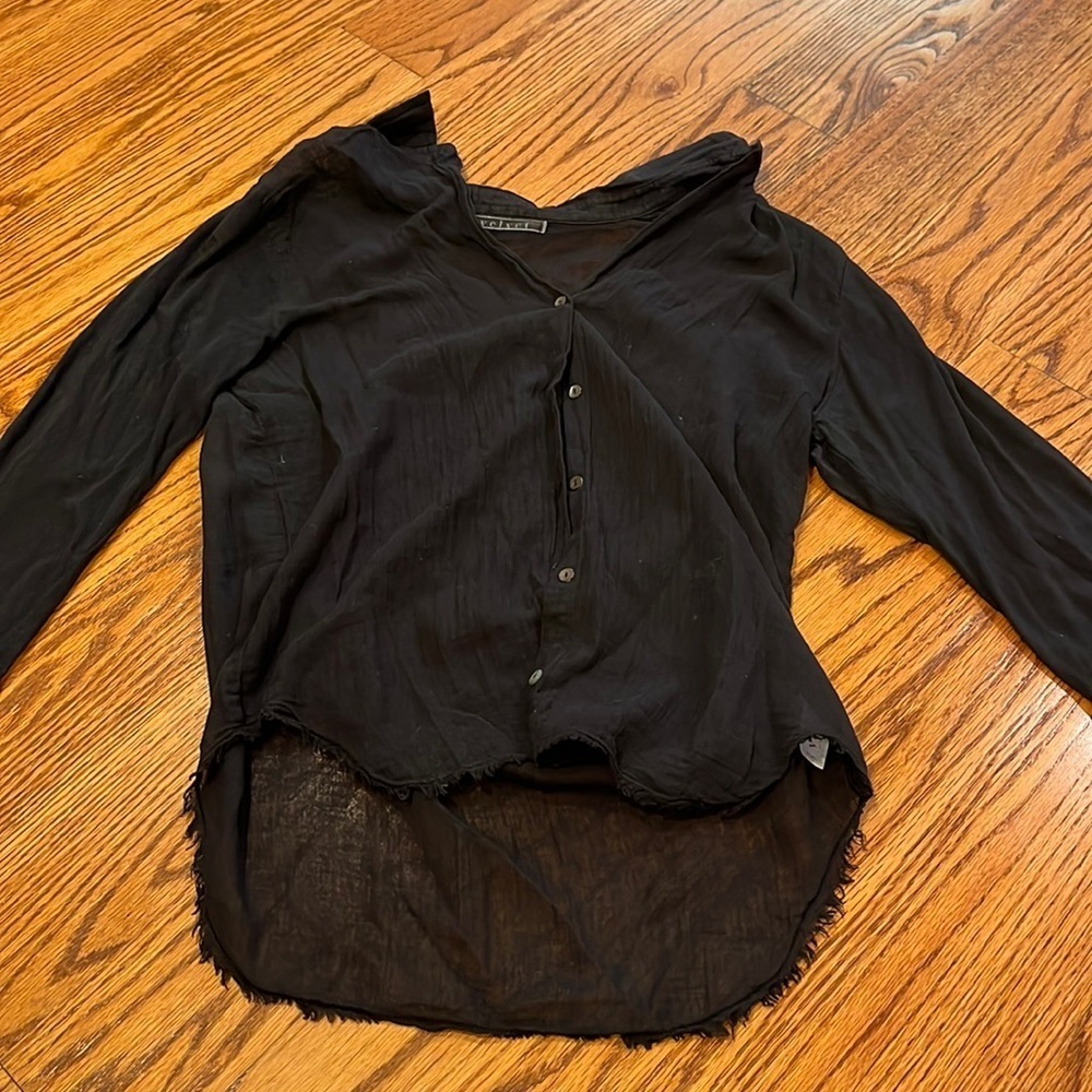 Velvet By Graham & Spencer Woman’s Black High Low Button Down Size S